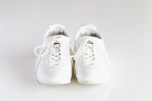 throwjogging-shoes